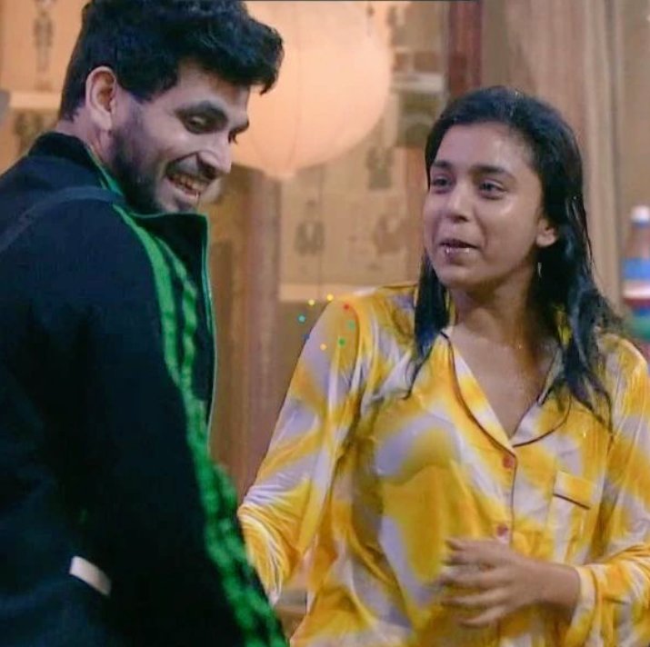 hey_pvtt's tweet photo. Hey #SumbulSquad who can support shiv and sumbul frdship
They look good together n shiv is really nice n jolly guy he adores sumbul ๐ญ๐ญ
The way he was understand sumbul and guide her ๐ shivbul
#SumbulTouqeerKhan #BB16โฏโฏโฏโฏโฏโฏ #shivbul #ShivThakare #Biggboss16 https://t.co/JnaFkWRfzS