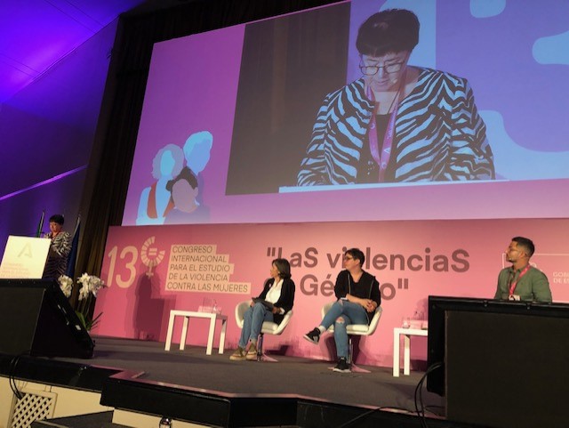 PDisimag's tweet photo. Gracias por vuestra masiva asistencia al #13CongresoVG. Casi 1.700 personas inscritas y el aforo de Fibes cubierto los dos días. ¡Seguimos trabajando! #mujer #Andalucia #Investigación #Universidad https://t.co/0ObGdBbemj