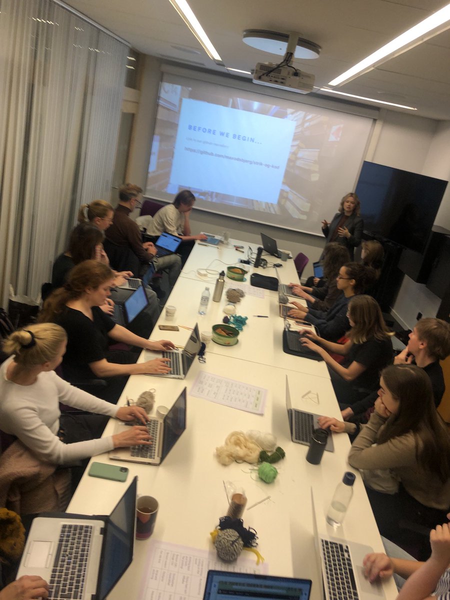 #knit&amp;code workshop for ⁦<a href="/lunduniversity/">Lund University</a>⁩ students by ⁦<a href="/AULibrarian/">AULibrarian - Pause</a>⁩ ⁦<a href="/MaxOPedersen/">Max Odsbjerg Pedersen</a>⁩ making coding accessible to all