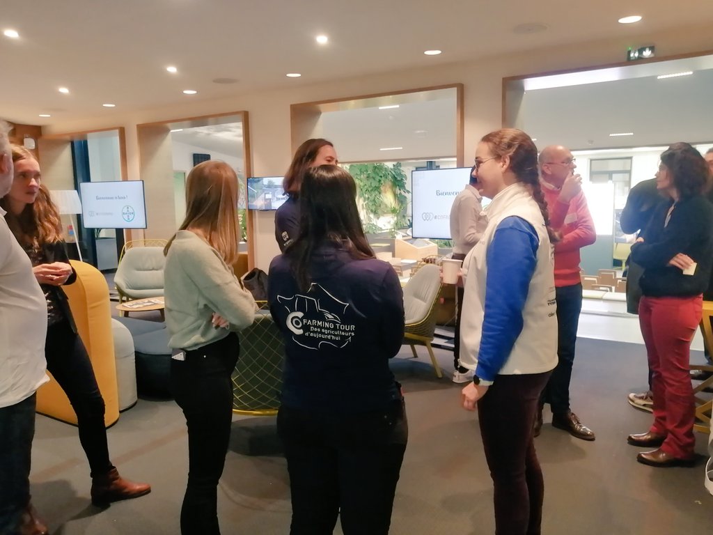 Aujourd'hui le #COFARMING est au @_LifeHubLyon chez <a href="/Bayer_FR/">Bayer France</a> pour échanger sur les bonnes pratiques digitales et agricoles entre les équipes marketing et les start-up 😊
<a href="/anaelbibard/">Anaël BIBARD</a> <a href="/Philoulyon/">Philippe Méresse</a> <a href="/AgataConsent/">Agata Consent</a> <a href="/AgriMaker_Fr/">Agri Maker</a> <a href="/farmleap/">FarmLEAP</a> <a href="/_AGRIfind/">AGRIfind</a> <a href="/agrikolis/">Agrikolis</a> <a href="/gaiago_agri/">Gaïago</a>