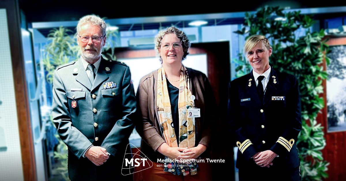 Vorige week kregen we bezoek van <a href="/Defensie/">Ministerie van Defensie</a>. Bijzonder om stil te staan bij deze unieke #samenwerking. We hebben grote bewondering voor de inzet en betrokkenheid van alle bevlogen #reservisten en #beroepsmilitairen, die klaar staan om #zorg te verlenen wanneer dit nodig is. #trots