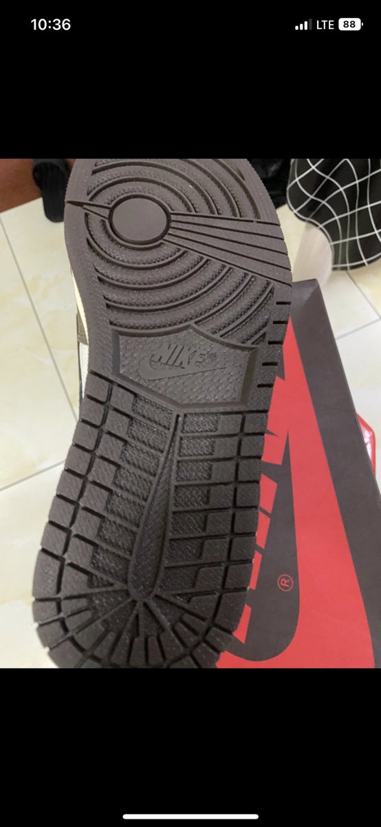simon_raets's tweet photo. @CaminoTV Qq sait me legit Check svp ? https://t.co/R6CMoX2wQc