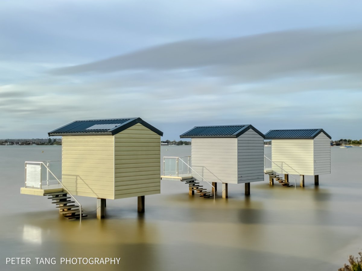 Another capture of the Osea Beachhuts
.
.
#beachlife #beachhuts #longexpo #photooftheday #picoftheday #longexposure #slowshutter #osea #composition #canonphotography #canonuk #kentphotographer #tranquility #lensculture