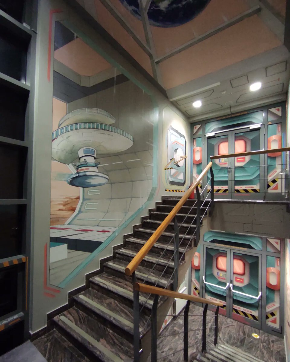 ficha3d's tweet photo. This spaceship looks familiar?! :) C`mon on, let`s open the main bay door. Caffe is ready..welcome to HeliSpace 🚀🚁💪

#JournyToMars  #ArtAirways #3DFilip #3Danamorphic  #canvas #grafitti #straße #kunst #helispace #helicentertoplice #anamorphosis #earth #3DStreetArt #streetart https://t.co/pORct7TvIs