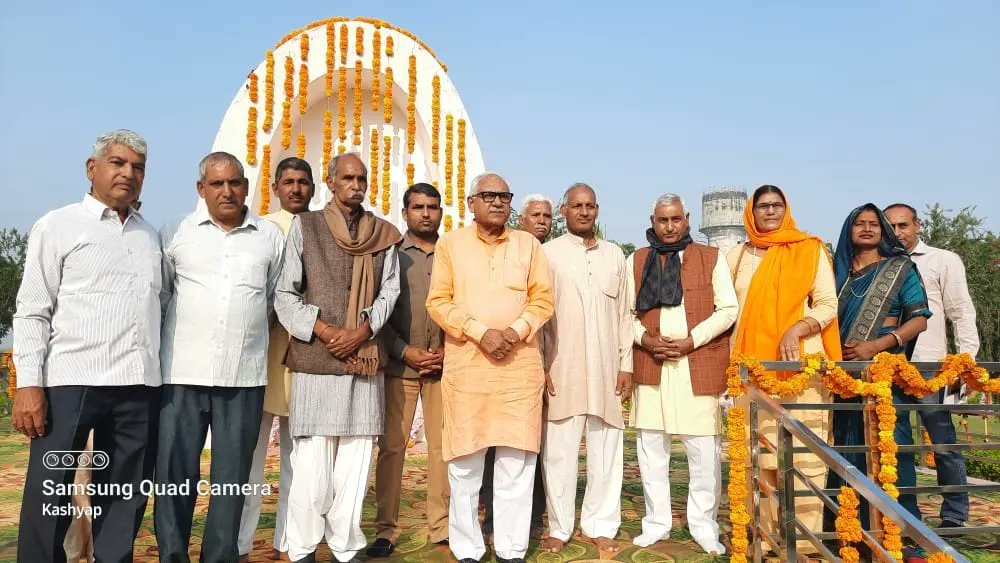 omprakashmla's tweet photo. आज नारनौल के नसीबपुर में अमर शहीद राव तुलाराम के नेतृत्व में 16 नवंबर सन् 1857 में अंग्रेजो के खिलाफ लड़ी गई लड़ाई में अपने प्राणों को न्यौछावर करने वाले अमर शहीदों श्रद्धांजलि दी। इस मौके पर भिवानी महेंद्रगढ़ लोकसभा क्षेत्र के सांसद चौधरी धर्मबीर सिंह जी व गणमान्य लोग मौजूद रहे। https://t.co/FYkJQ7tW5H