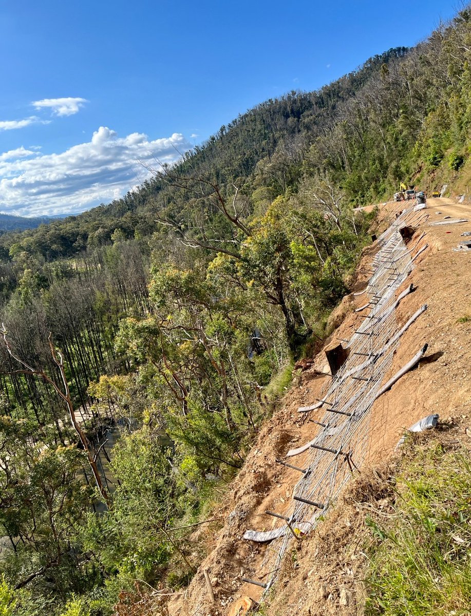 SpecialisedGeo's tweet photo. Specialised Geo is undertaking a sequence of downslope stabilisation works outside of Batemans Bay, which has been impacted by recent severe rain events. The challenging site access and high risk nature of the works is what we specialised in! How about that view though? https://t.co/w0o2Kk29nQ