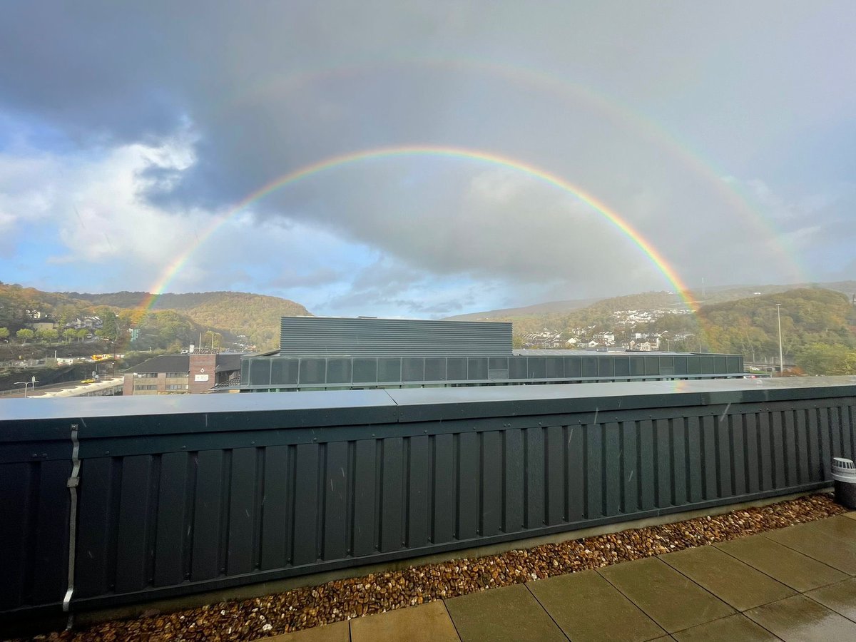 createsignsuk's tweet photo. Cracking double rainbow 🌈 https://t.co/XBlfmsiXv5