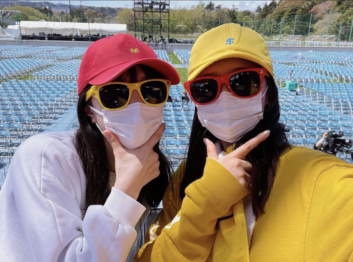 mcz_tk0627's tweet photo. 周りにモノノフさん友達いないので
良かったら仲良くなりたいです！

🟡03lineの🚺
🔴鹿児島出身の北九州ノフ
🟡しおりん寄りのももたまい推し
🔴AE8年目

♡orRTで気になった方に話しかけに行きます！
 #モノノフさんと繋がりたい 
 #女子ノフさんと繋がりたい
 #ももいろクローバーZ 
 #ももたまい https://t.co/pRQa9PN0RJ