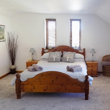 TheHolidayCots's tweet photo. Arthur's Cottage is available from now until the end of Jan 23, including Christmas π. The lovely beach of Bacton is right on the doorstep.
πSleeps 1-6
https://t.co/E66H5Z3SAE
#Edingthorpe #NorthWalsham #Norfolk #HolidayCottage #LateAvailability #Christmas #Festive #Beach https://t.co/1nXsRX7lcR