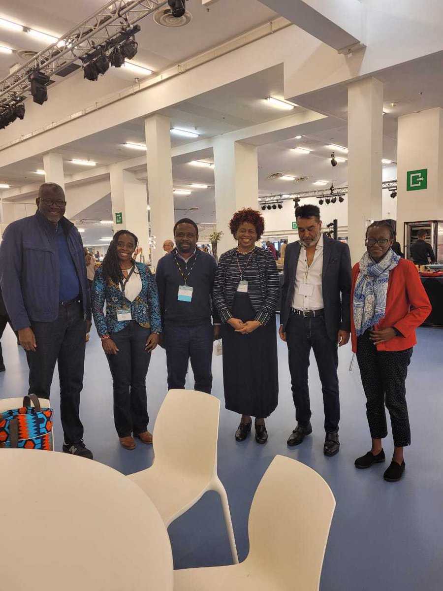 inSupplyHealth's tweet photo. Many thanks to Carolina Kwok, Deepika Devadas and Adetunji Eleso from @gchallenges for their insightful discussions on how to advance community health supply chains through innovation. cStock was first piloted in Kenya through funding from Grand Challenges Canada. #cStock https://t.co/sR8gAVTttr