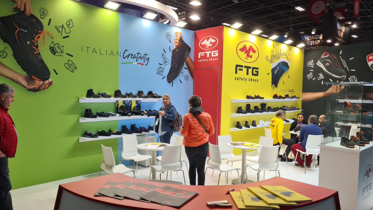 FtgSafetyShoes's tweet photo. Nous vous attendons à ExpoProtection chez notre stand T61 pour vous montrer nos noveautés!
#safety 
#expoprotection
#safetyshoes https://t.co/NYCrKTu8jW