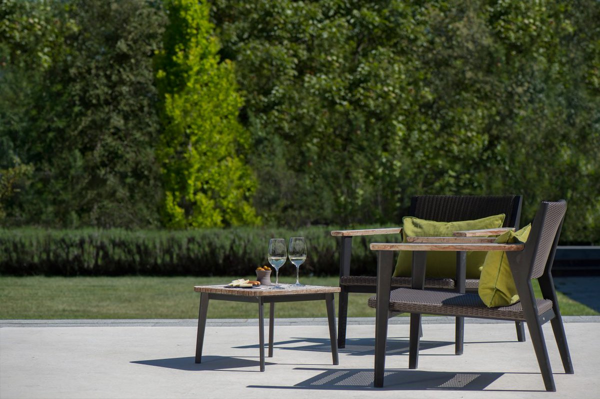 En un enclave tranquilo, con un diseño moderno y de vanguardia, tiene como como puntos fuertes sus restaurantes y su spa. AlmaPamplona, uno de los hoteles mejor valorados por los viajeros de <a href="/TripadvisorES/">Tripadvisor España</a> para viajar a la Selva de Irati. Vía <a href="/navarra_com/">Navarra.com</a> 
navarra.elespanol.com/articulo/descu…