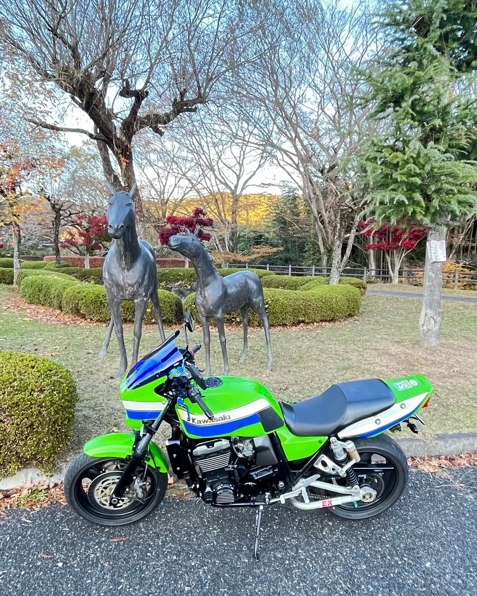 CB1000RSCB1000F's tweet photo. 午後からおバイクしてやりました😊
いつもの画像みたいですが今日のです…HOMEコースになりつつあります。
他人の家の庭の中通ってるみたいなR349、大好物♡
ただし、ブラインドは注意⚠️
#ZRX1100
#CB1100RS
#R349
#鮫川村
#棚倉鮫川線 https://t.co/pw8Oz9F0IX