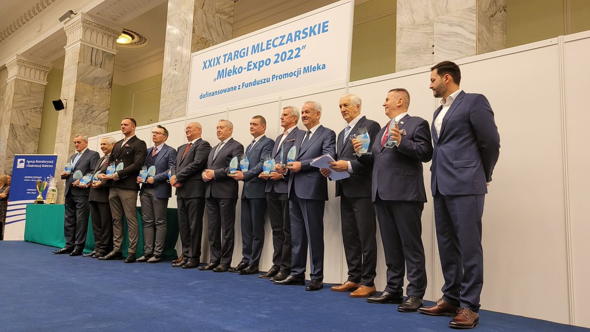 Krajowy Ośrodek Wsparcia Rolnictwa (@kowr_gov_pl) on Twitter photo Wicepremier minister #MRiRW <a href="/Kowalczyk_H/">Henryk Kowalczyk</a> oraz dyrektor generalny <a href="/KOWR_gov_pl/">Krajowy Ośrodek Wsparcia Rolnictwa</a> Waldemar Humięcki uczestniczą w 29. Targach Mleczarskich MLEKO-EXPO 2022.
🥛Targi mają na celu wsparcie polskiego mleczarstwa oraz promocję 🇵🇱 produktów najwyższej jakości
#PKiN Wicepremier minister #MRiRW <a href="/Kowalczyk_H/">Henryk Kowalczyk</a> oraz dyrektor generalny <a href="/KOWR_gov_pl/">Krajowy Ośrodek Wsparcia Rolnictwa</a> Waldemar Humięcki uczestniczą w 29. Targach Mleczarskich MLEKO-EXPO 2022.
🥛Targi mają na celu wsparcie polskiego mleczarstwa oraz promocję 🇵🇱 produktów najwyższej jakości
#PKiN
