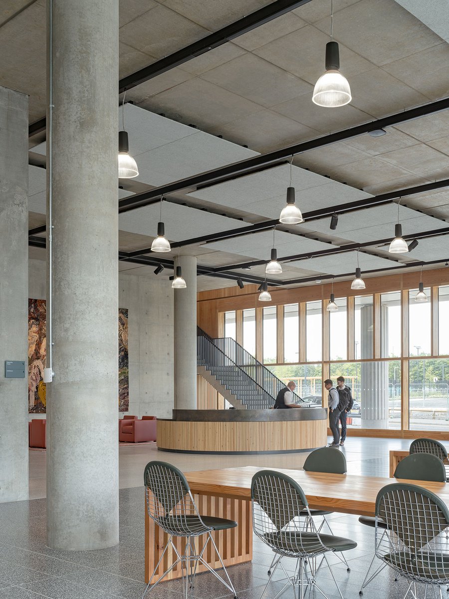 concretecentre's tweet photo. Edinburgh’s 1 New Park Square by @AHMMArchitects is an all-electric office building designed to stand the test of time, with exposed #concrete playing a crucial role in its low-carbon operation. Find out more in #CQAutumn, out now #concretequarterly https://t.co/LtA4Gikh59 https://t.co/WlwEoeTO7a