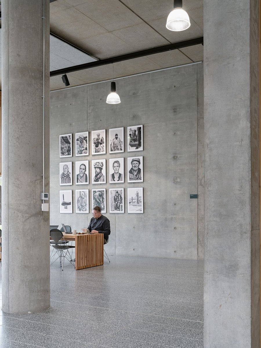 concretecentre's tweet photo. Edinburgh’s 1 New Park Square by @AHMMArchitects is an all-electric office building designed to stand the test of time, with exposed #concrete playing a crucial role in its low-carbon operation. Find out more in #CQAutumn, out now #concretequarterly https://t.co/LtA4Gikh59 https://t.co/WlwEoeTO7a