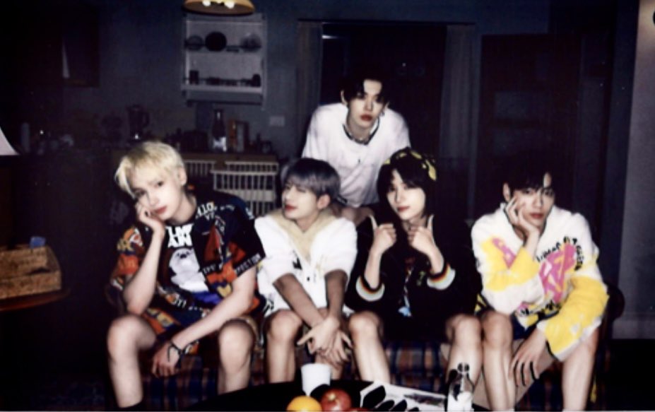 Liwu926's tweet photo. I'm voting for TOMORROW X TOGETHER (@TXT_members) for FAVORITE K-POP ARTIST at the #AMAs https://t.co/SRtRtM7haY