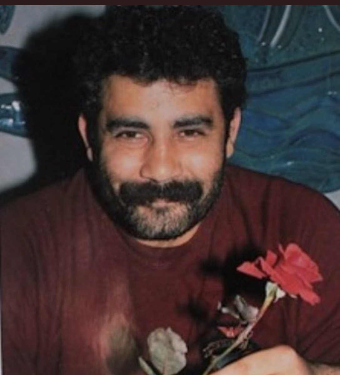1Muhammetdd's tweet photo. "Yüregime basa basa
İçimden yar gidiyor
Ağlama iki gözüm
Biraz daha dur"
#AhmetKaya
#16kasım2000 https://t.co/bI4vZCblfG