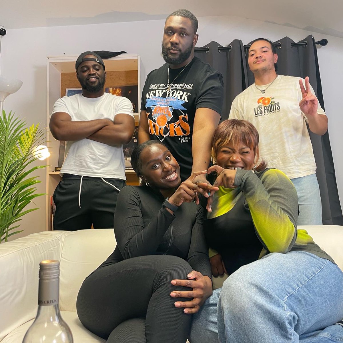 Chaargeit's tweet photo. EP.35 OYINZA HAS NO STANDARDS Ft @zedasays and @fionaorode 

-  Side chick etiquette 
- Dating outside your race 
- being stingy vs being broke
- award shows 
- short men …and much much more 

Spotify link in the bio. https://t.co/A2YJNrVmzy https://t.co/dd1L5hwJg8