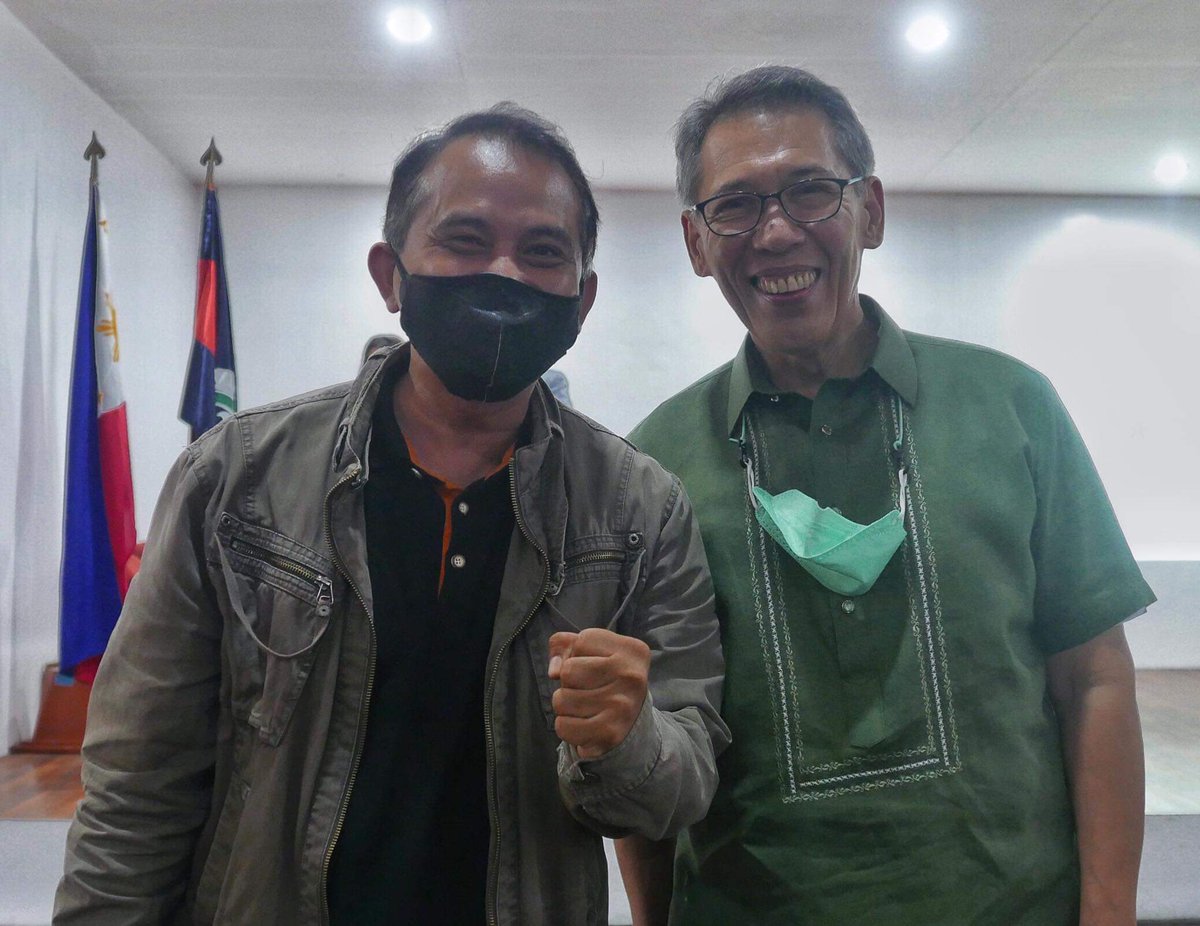 LukeEspirituPH's tweet photo. I feel this photo to be poetry in picture form; the meaning runs deep (meeting Chel Diokno for the first time as guest speakers in Letran today). https://t.co/oJfavQDZxb