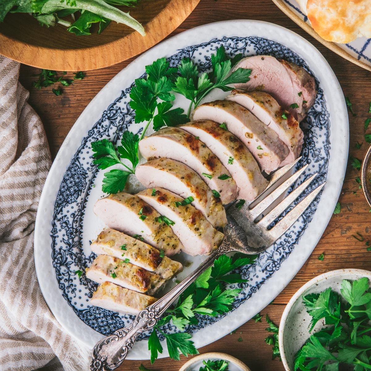 You only need 6 ingredients and about 5 minutes to prepare this tender, juicy, and healthy RANCH PORK TENDERLOIN in the oven!

>> theseasonedmom.com/ranch-pork-ten…

#pork #porktenderloin #dinner #dinnertime #dinnerideas #easyrecipes #recipes #recipe #foodblog #foodblogger #recipeblog