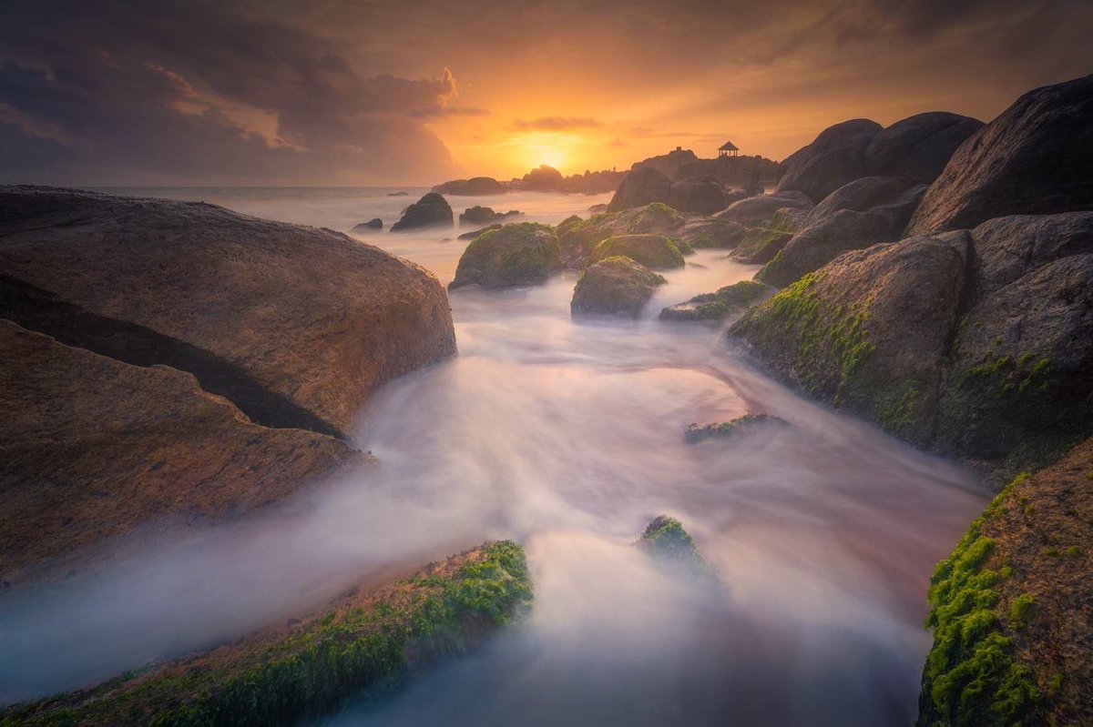 the_prabster's tweet photo. Muttom beach sunset #muttom #kanyakumari #tamilnadu #india #incredibleindia https://t.co/Z6WofPrX9C