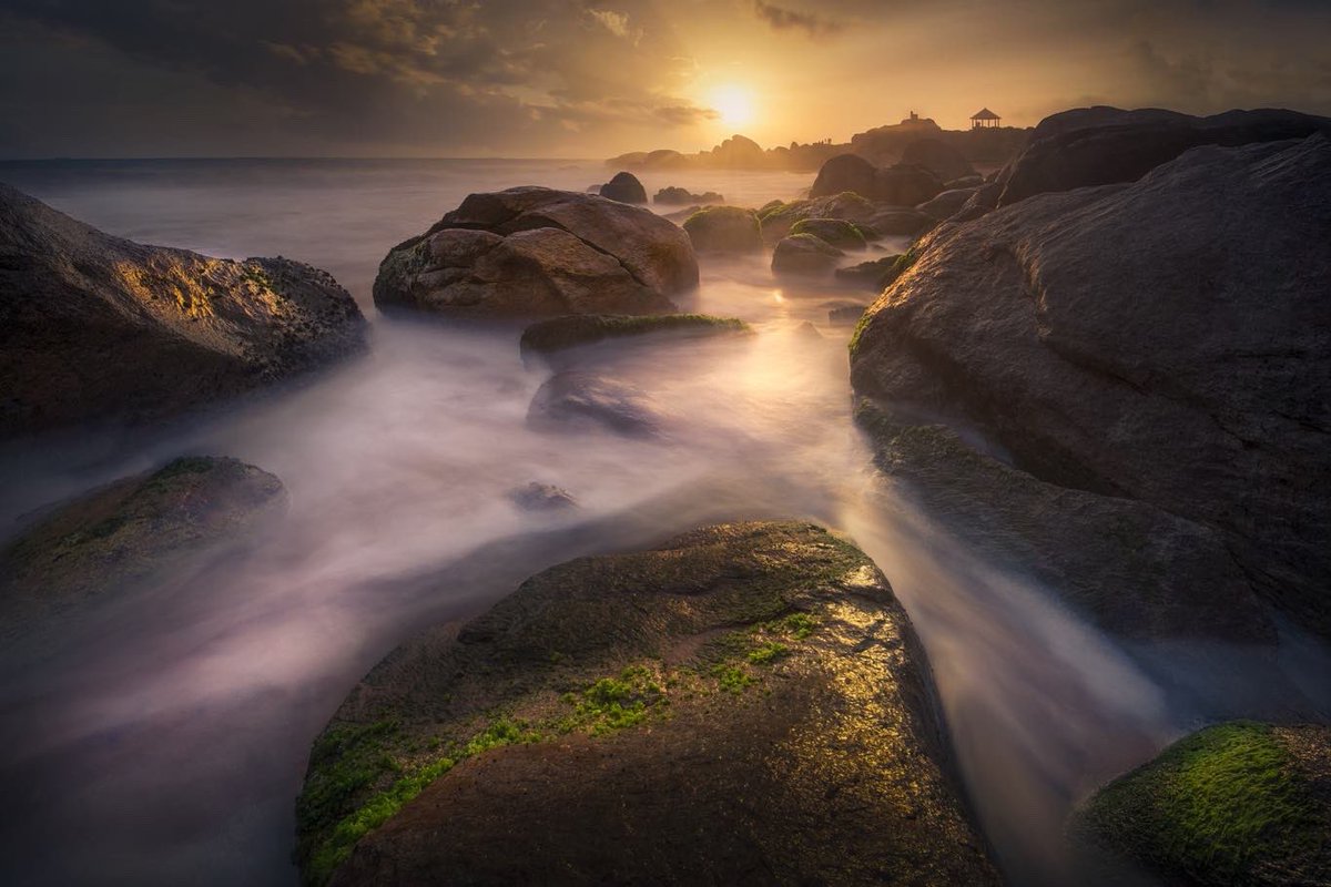 the_prabster's tweet photo. Muttom beach sunset #muttom #kanyakumari #tamilnadu #india #incredibleindia https://t.co/Z6WofPrX9C
