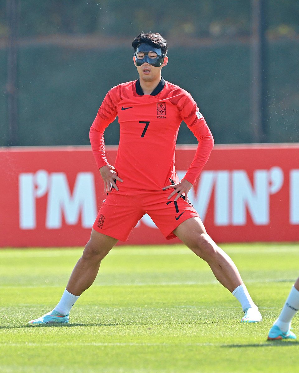 He's back 🔥

Good luck at the World Cup, <a href="/Sonny7/">Son Heung-min</a> 🙌