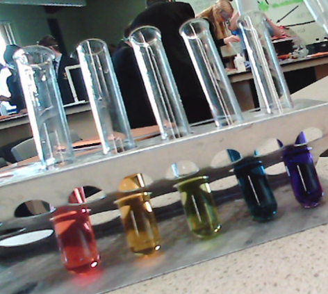 MissBackhouse1's tweet photo. 9C1 used their understanding of pH to create a pH rainbow this morning. Some dexterity and precision skills were put to the test. How beautiful were their efforts! @SchoolChemTech @BassalegSciTech @BassalegSchool1 https://t.co/0N4GtAadoN