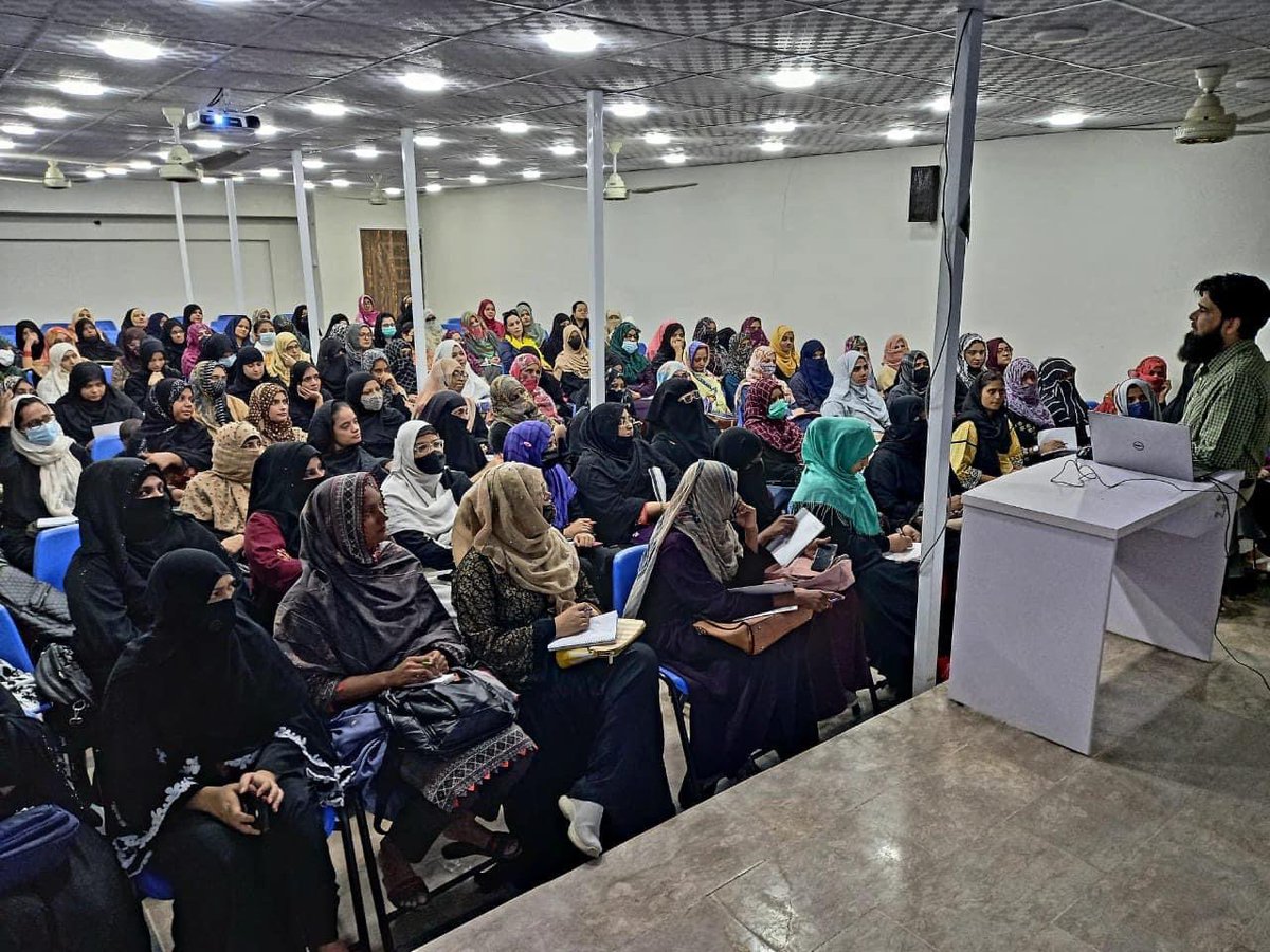 ZafarJdc's tweet photo. 𝗔𝗺𝗮𝘇𝗼𝗻 Batch-01 Class at JDC Free IT City.
Time slot: 9AM-10AM (Girls only)
For more details please call us at 021-36641024
.
.
.
#jdc #jdcfoundation #jdcfreeitcity #itcenter #freecourses #amazon #amazoncourse #digital #digitalart #ecommerce #dropshipping https://t.co/NK79MVBCIx