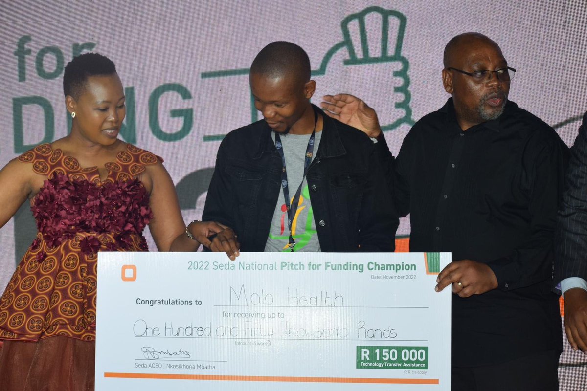 cfe_sekhukhune's tweet photo. Our Men Crush Wednesday goooosπ₯π₯ to @Molohealthππ
βEvery great achievement is the victory of a flaming heart.β
β Ralph Waldo Emerson
Remember Molo Juice π§ βitβs not just a juice, Ke Sehlareβπππ
#Realeboga β£οΈβ£οΈ
#GEW2022
#SekhukhuneCfERI
#Competition
#Limpopo https://t.co/KK4EftgZ2y