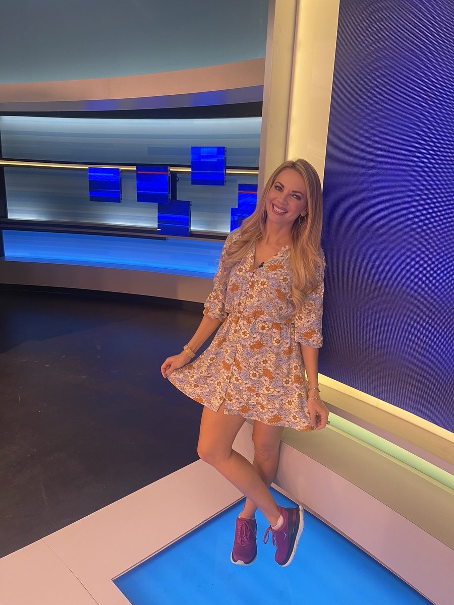 JaceyBirch's tweet photo. Tuesday’s Fashion along with Bella! She truly is a beauty up for adoption at @humanemiami - go check her out today! #ootd #AdoptDontShop https://t.co/2xKcICeOPC