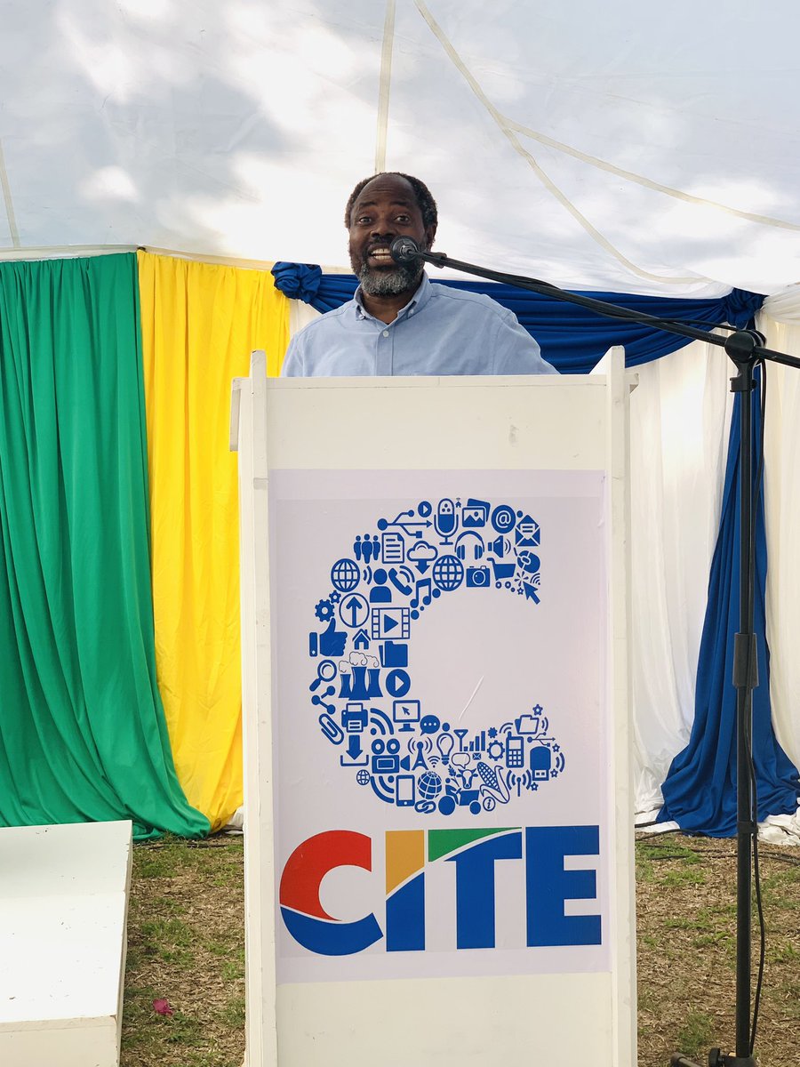 citezw's tweet photo. Chris Chinaka the Editor in Chief of @ZimFact shares on the use of fact check and digital security to counter information disorders.
#Asakhe
#JournalismEducation
#JournalismExcellence
#MediaViability
#FutureJournalism
@NamMediaTrust @dw_akademie @misamalawi https://t.co/lQ8XVYjVln