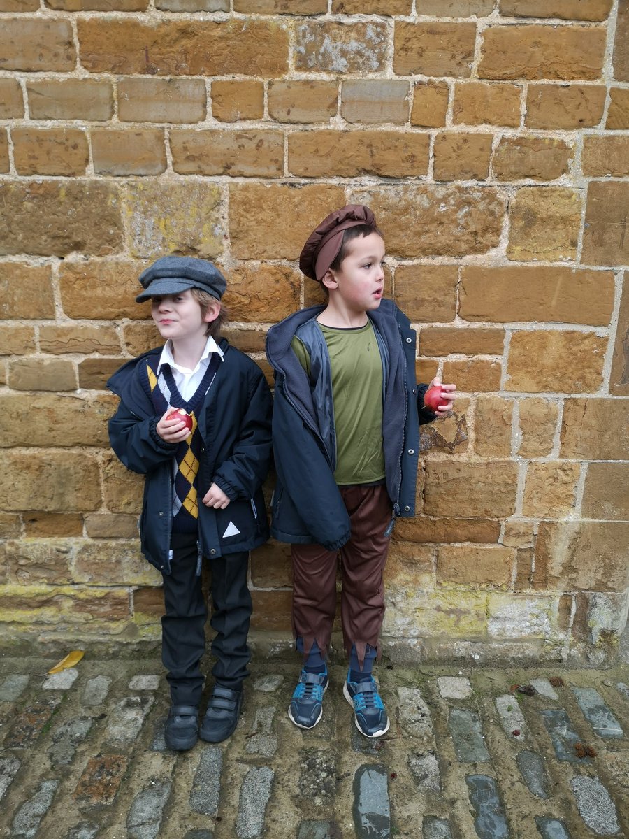 LaxtonJunior's tweet photo. Year 2 have arrived at @HoldenbyHouse for their Victorian experience. Time for a quick play and fruit before the hard work begins! #WeAreLJS #LJSYearTwo #Victorians #LoveOfLearning https://t.co/Gq9JPQBx17