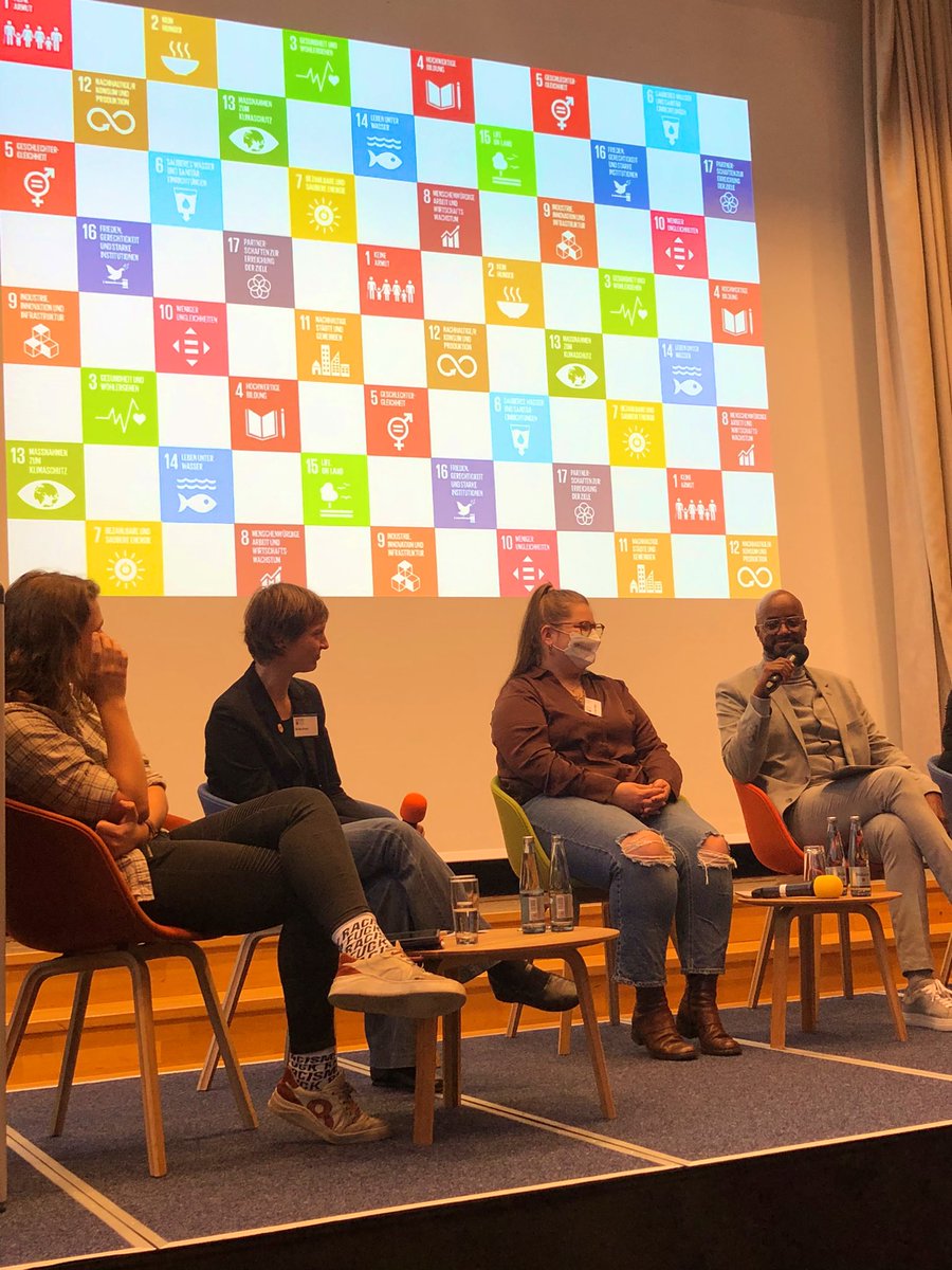 MASTERPLAN BNE 2030 Zeitreise in die Schule 2030: Transformation von Schule; Lernen findet über Fächergrenzen hinweg, in zukunftsrelevanten Projekten, kooperativ&amp;gerecht statt. Selbstwirksamkeit und Partizipation aller Menschen als Treiber. Bildung ist key! #Transformation #BNE