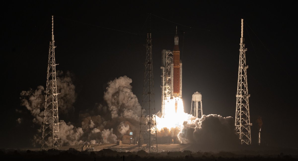 esa's tweet photo. #Artemis I started its voyage to the Moon this morning, the first flight of @NASA_Orion and its European Service Module. The spacecraft is in good health, all systems are operating as expected, as it now begins its 10-day cruise to the Moon 👉 https://t.co/WH9Y70hbVQ (pic: NASA) https://t.co/Ggd6yqxbo3
