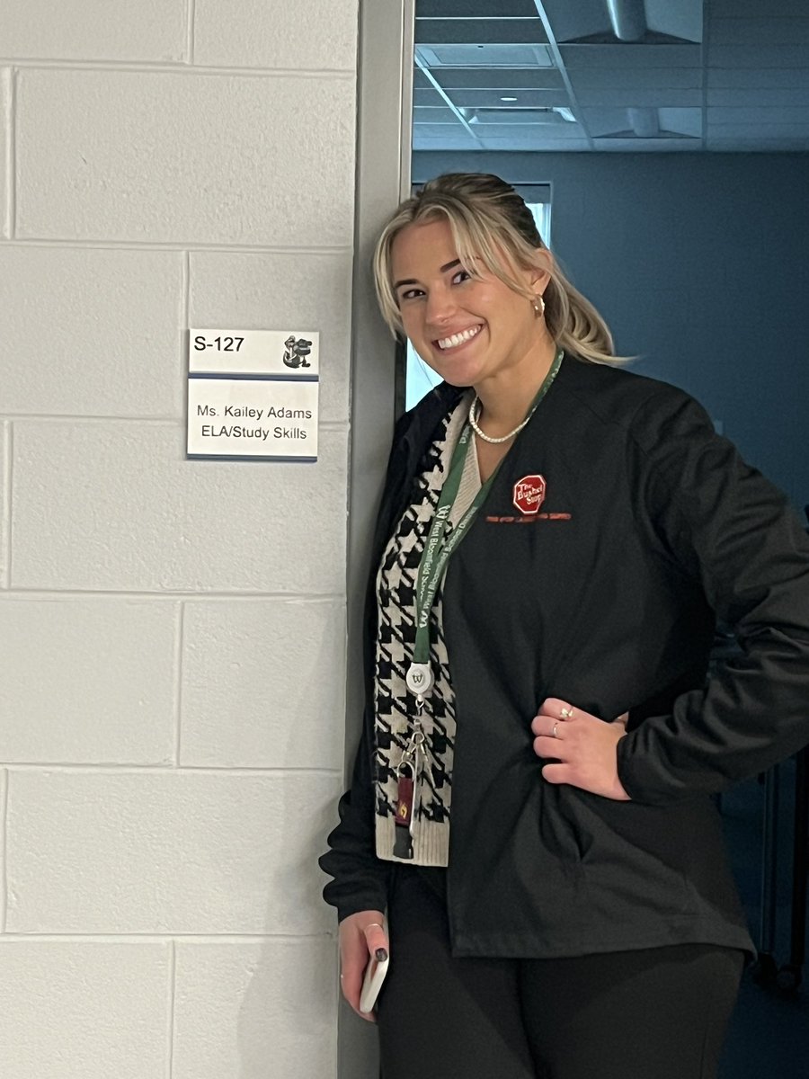 LameratoMrs's tweet photo. Welcoming a new staff member to our house is the best! Can’t wait to start working together! #onlywb #WBMS2022 @WBMSHughes @WBMSAPGraff #lowerbluerocks https://t.co/tmWe5dKeGU