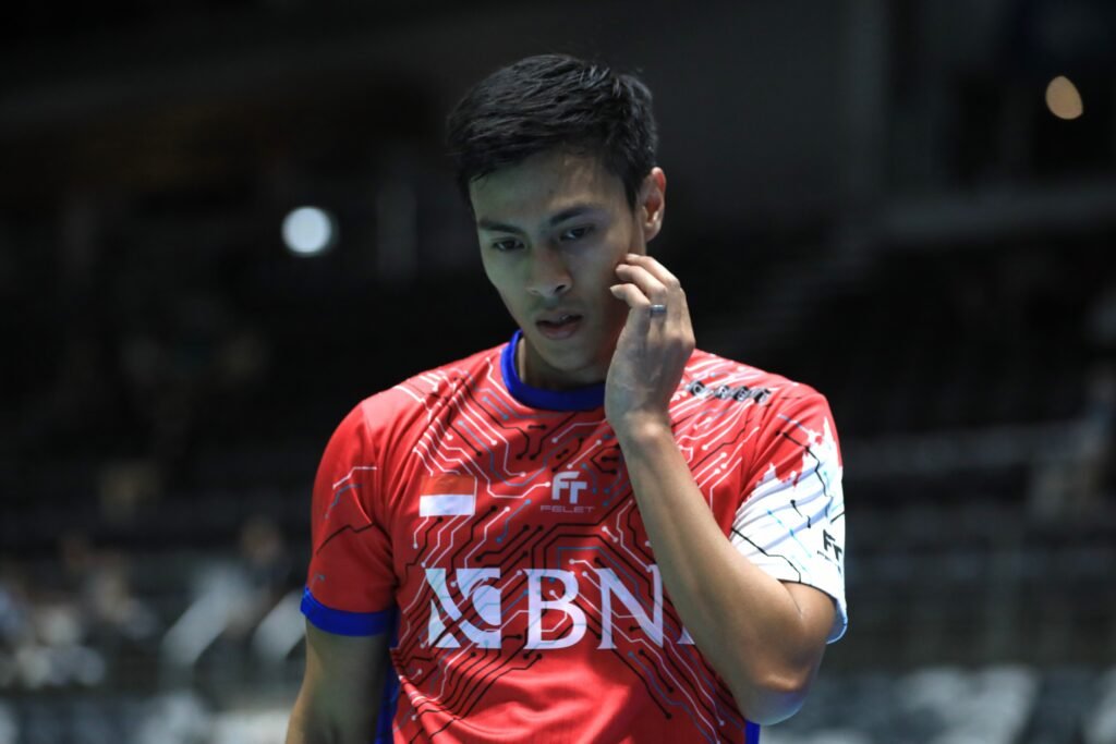 BadmintonLive1's tweet photo. Rapot "Shesar Hiren Rhustavito" di 2022

#GO2022 [R32]
#AE2022 [R32]
#SO2022 [R32]
#KO2022 [QF]
#BAC2022 [R16]
#TO2022 [QF]
#IM2022 [R32]
#IO2022 [R32]
#MO2022 [QF]
#DO2022 [R32]
#FO2022 [R16]
#HO2022 [R16]
#AO2022 [R32]

Menurut kalian Nilai nya berapa teman" ? ( 1-10 )

📸 PBSI https://t.co/wWSFpFU9ZG