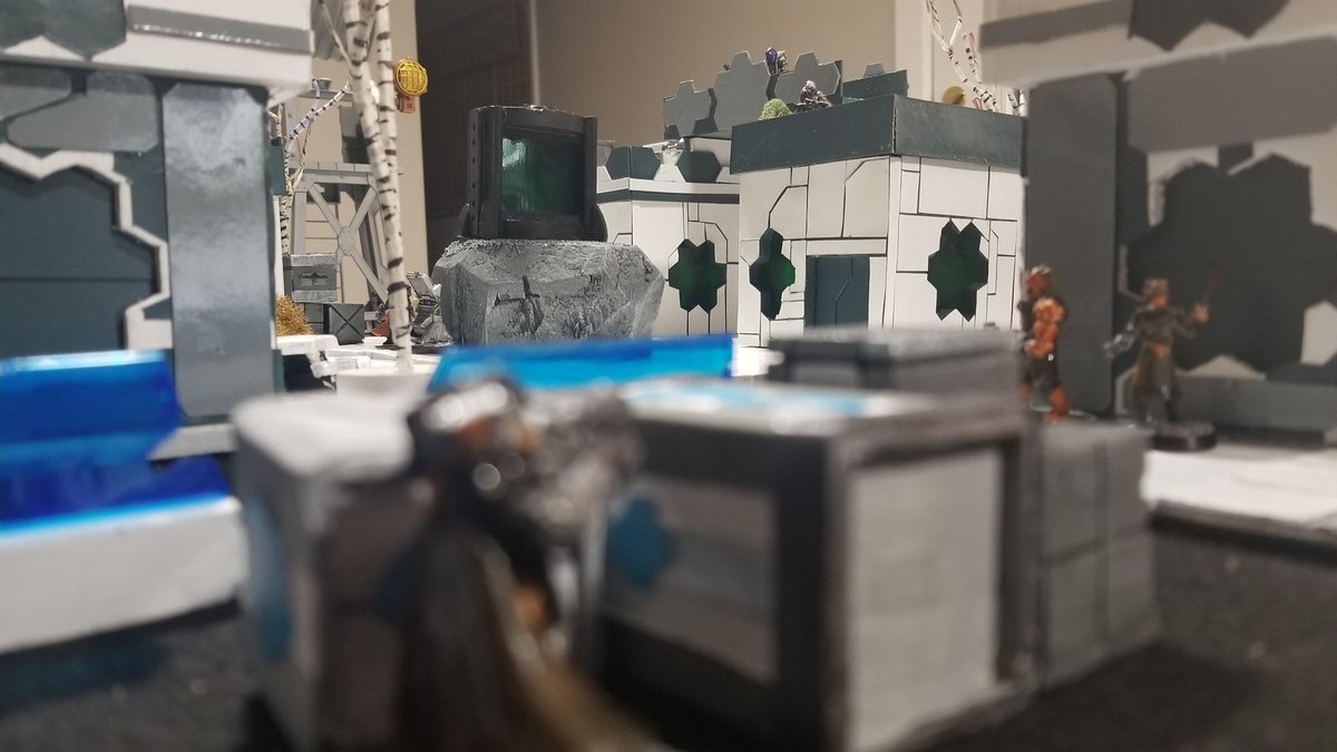 CraftNicks's tweet photo. Some game shots of my #stargrave game the other night. Couple of back to back crits ended my night. Super fun https://t.co/Jw8Ev1WlV2