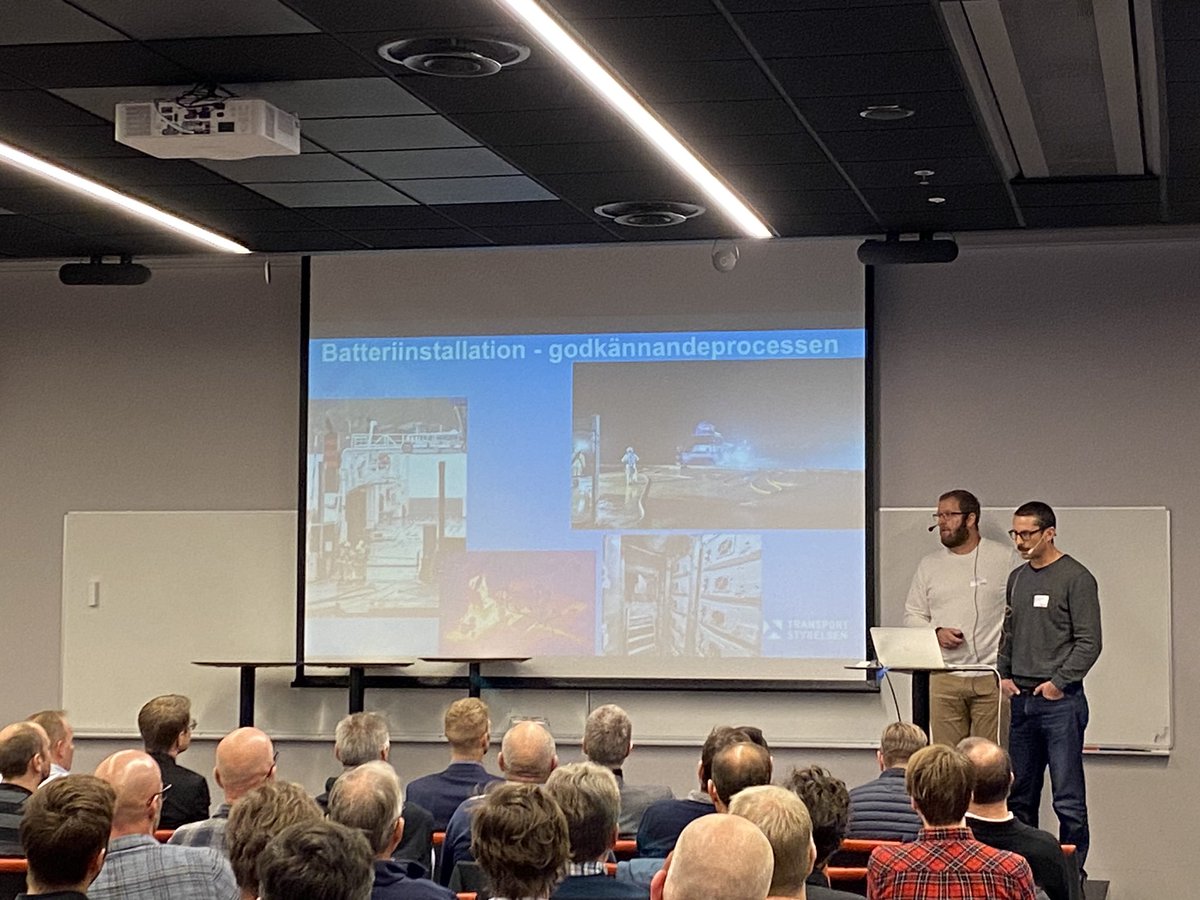 LighthouseSE's tweet photo. Sist ut innan paneldiskussion med alla talare är Fredrik Jonsson och Mattias Hörnqvist från @TS_Nyheter som pratar om godkännandeprocessen för batteriinstallation https://t.co/VLHNGZy1i5