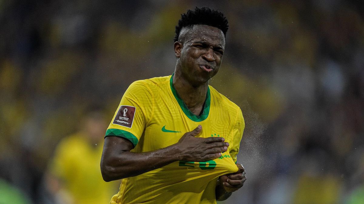 rmcf_KB9's tweet photo. AG: Vinicius Junior (Brésil)
Rien ne dit qu’il sera titulaire. Ses performance avec le Brésil sont pour l’instant timide au vu de celles avec le Real Madrid. Mais Tite l’aime beaucoup et le mettre à gauche libérerait l’axe à Neymar. Vini a l’occasion de faire rêver le Brésil. https://t.co/I4hamqT02L