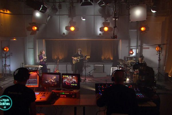 F3nord's tweet photo. Musique dans Les Hauts en Scènes : couleur pop au programme avec les groupes Edgär et Lena Deluxe

https://t.co/YtCtRjysAt #LHES https://t.co/sG1ABtuB4C