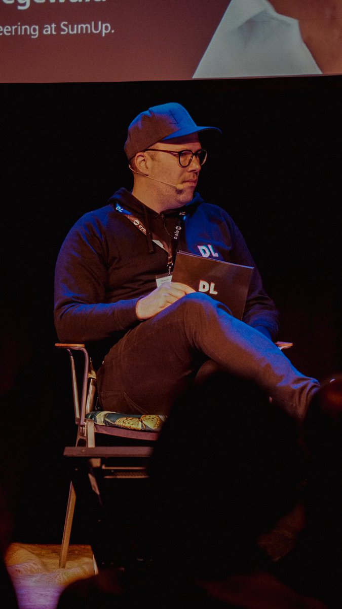 DigitaleLeute's tweet photo. Not to forget @janhegewald, VP @SumUpEng, in a 🔥side chat with @boydroid about scaling tech teams - and why it’s so important in order to be innovative. #DLSummit https://t.co/EUunmkp9ij