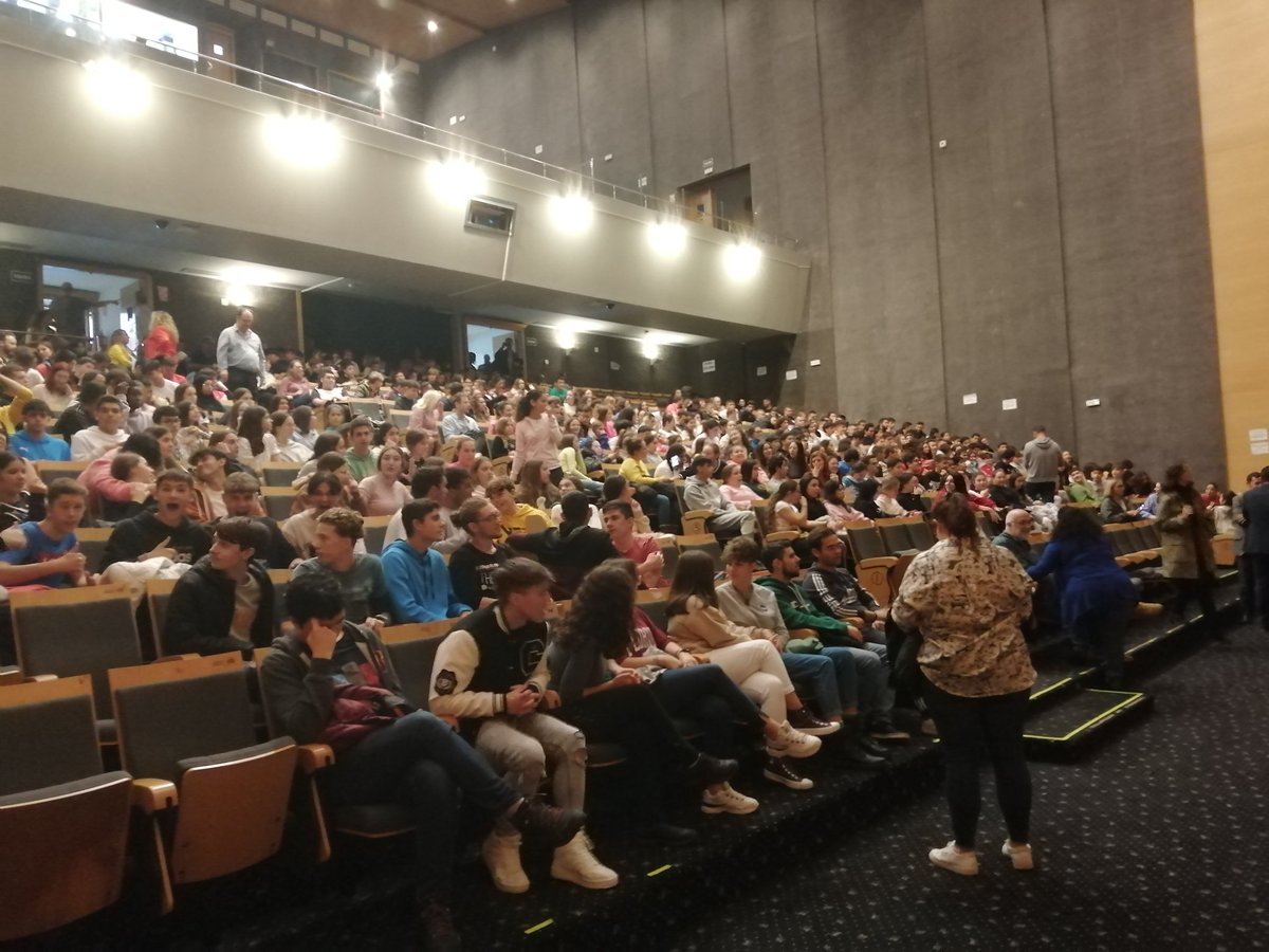 AndaluciaRELAS's tweet photo. #SaludPúblicaAndalucia
#LaLineaRELAS
La Delegación Territorial de Salud y Consumo de Cádiz y el @aytolalinea organizan hoy un Roadshow para alumnos/as de los IES de la localidad.
#PlanlocaldeSalud
@saludand
@EASPsalud
@VidaSaludAnd https://t.co/0gMldFCBPB