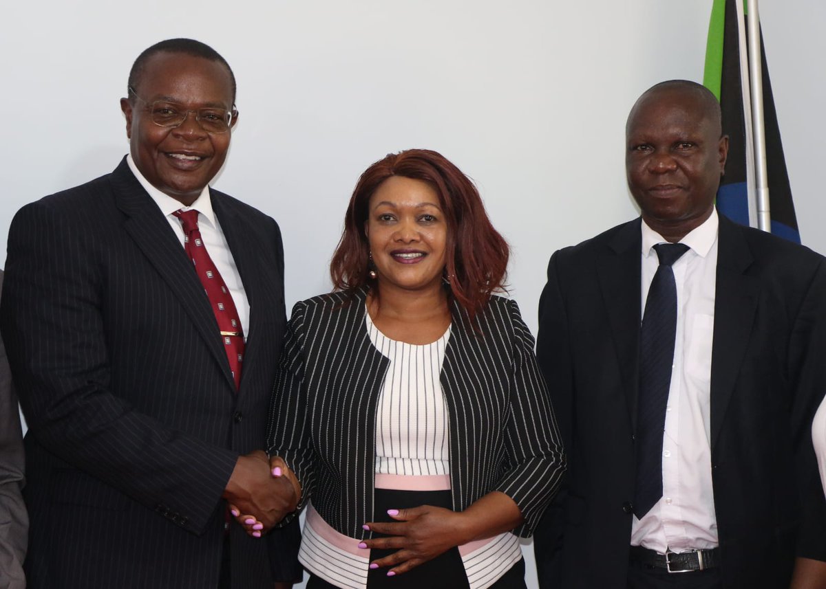 Today I held a consultative meeting with the officers drawn from the Office of the Controller of Budget who paid me a courtesy call to my office.

The team led by Chief Manager for Human Resource and Administration madam Irene Hathambi.