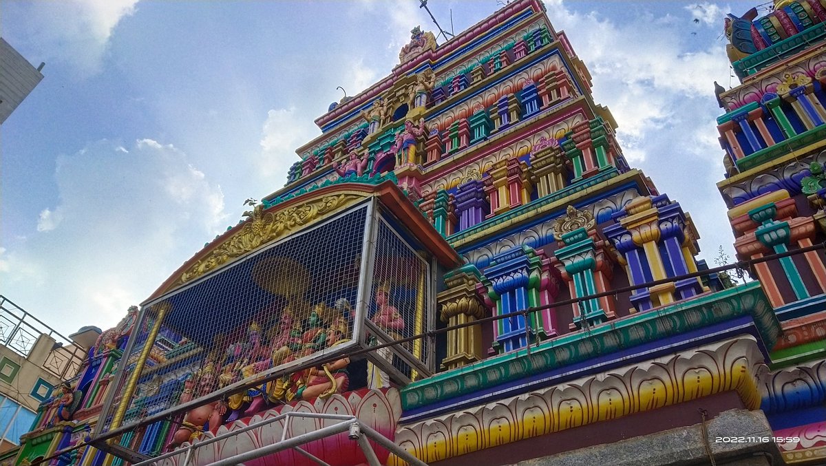 vimalvarman6's tweet photo. 800 வருட பெங்களூர் வன்னியகுலக்ஷத்ரியர் கரகம் எடுக்கும் ஸ்ரீதர்மராஜர் தாய் திரெளபதி அம்மன் கோவில், திகளர்பேட்டை!

தற்பொழுது தரிசனம்! https://t.co/BTyxMYaHb0