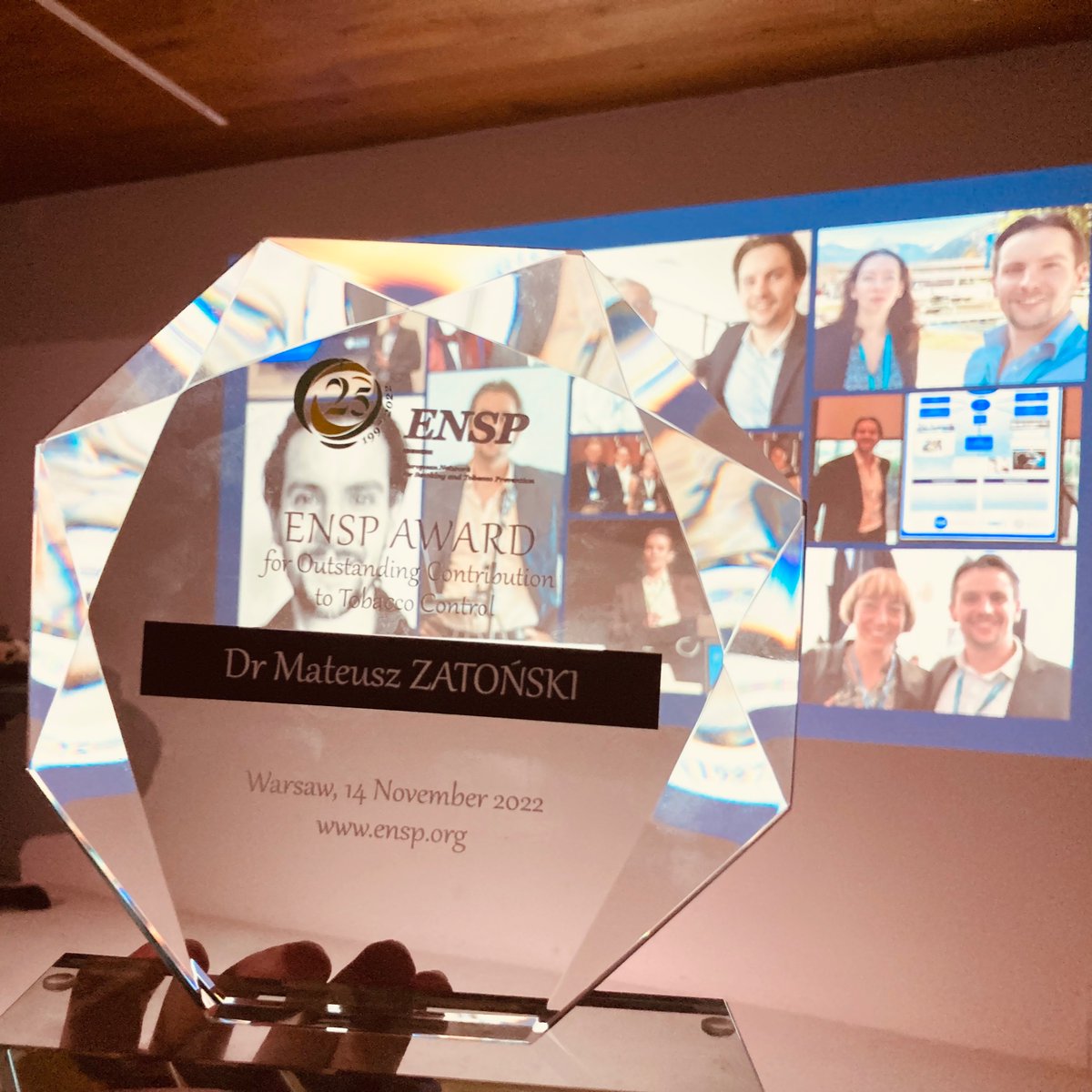 AHerbec's tweet photo. Dr Mateusz Zatoński has been posthumously awarded the ENSP award for outstanding contribution to #tobaccocontrol and we are extremely proud to see that his legacy and work continues to inspire and inform the ongoing efforts #YTCLS22 @enspbrussels #ENSPnext https://t.co/P4RlR3YtVf