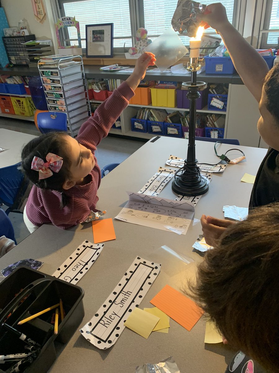 Ms_Mauri123's tweet photo. Yesterday we got to find out how an inventor from Norway was able to light up his town using the reflection of the sun! 👍🏼😮 #tatemtweets @colls_tatem https://t.co/40m20nhJlE