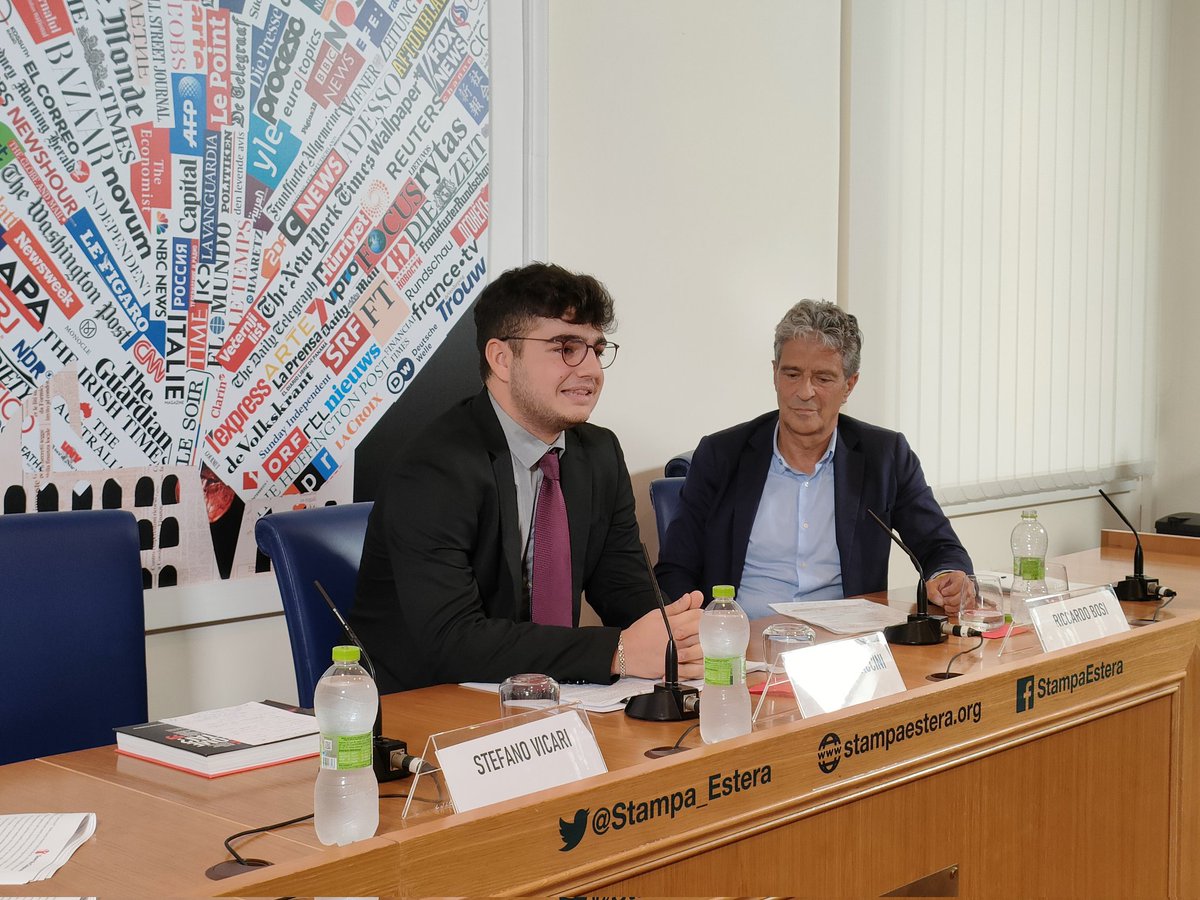 SaveChildrenIT's tweet photo. Gabriele, giovane rappresentate del Movimento Giovani per #SavetheChildren porta la sua testimonianza alla presentazione del nostro #AtlanteInfanzia, sottolineando quanto sia importante prendersi cura della salute mentale nel periodo dell'adolescenza. https://t.co/CsUdGOKB6a