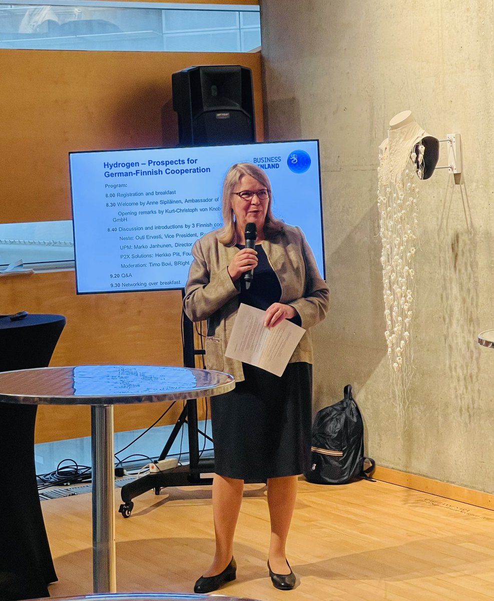 FinBotschaftDe's tweet photo. „🇫🇮 und 🇩🇪 haben das gleiche Ziel bei der Zusammenarbeit im Bereich #Wasserstoff. #GreenTransition und die Zusammenarbeit zwischen den 🇪🇺 Partnern hat noch mehr an Bedeutung gewonnen." Heute haben wir mit @BusinessFinland zum Frühstücksgespräch zum Thema #Wasserstoff eingeladen. https://t.co/xpIv9Dr0Tc